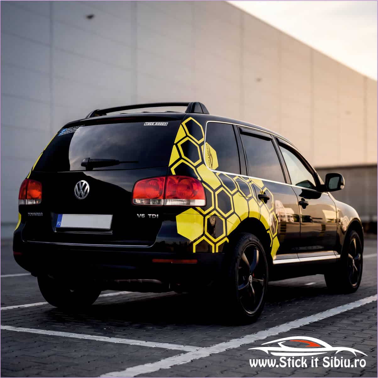 Stickere Far - Stickere Parasolare - stickere auto - Parasolare auto - Camuflaje auto - Stickere Parbriz- stickere vanatoare -pescuit - off road - firme - grafica publicitara - camuflaje - brelocuri - stickere printate - auto - moto- Bannere- design Logo- Carti de vizita- odorizante personalizate - Bannere publicitare premium -